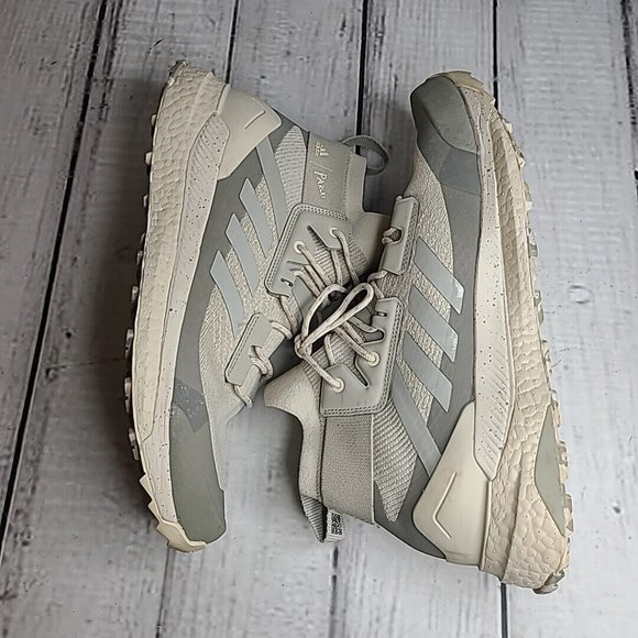 adidas Athletic Shoes in Gray and Cream - Picture 14 of 15